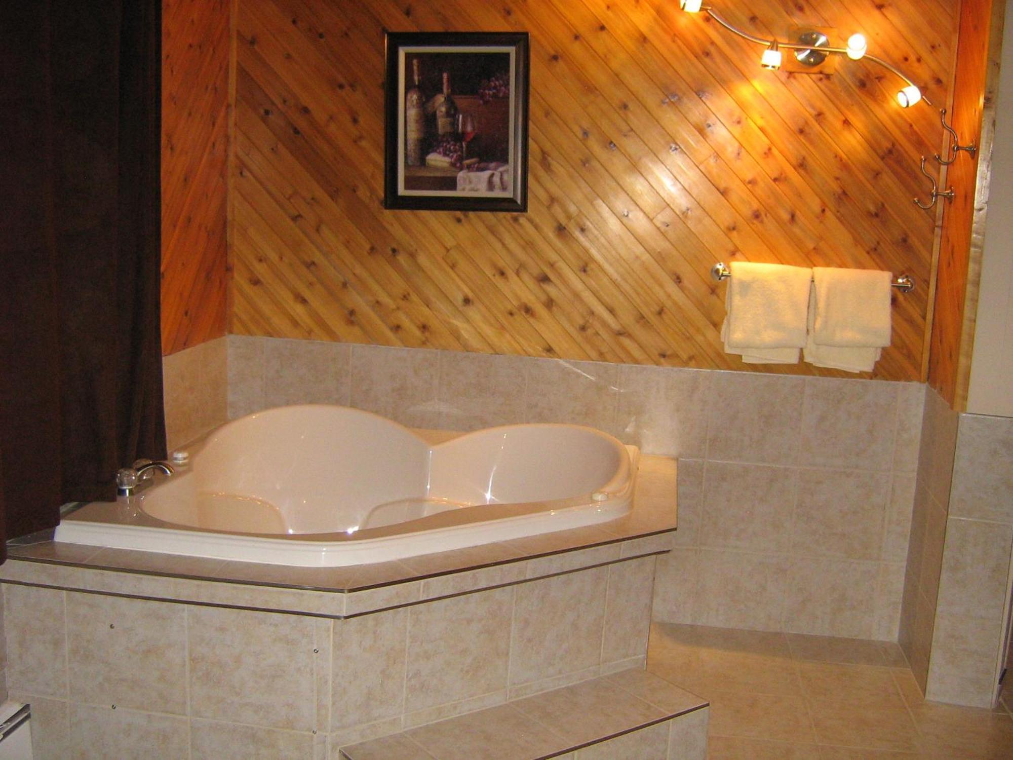 Parkway Motel & European Lodges Pincher Creek Habitación foto